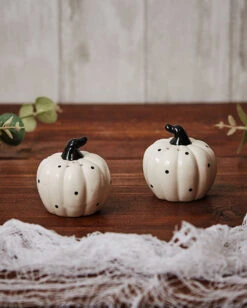 Beige Halloween Kürbis Salz & Pfefferstreuer
