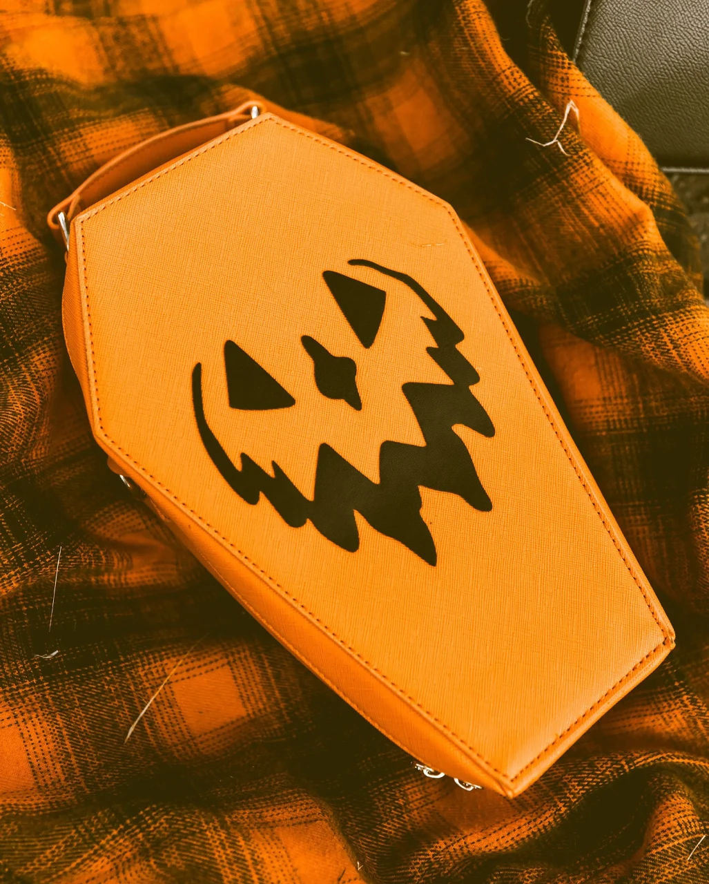 Spooky Pumpkin Sarg Handtasche Orange 5 Spooky Pumpkin Sarg Handtasche Orange – Bild 5